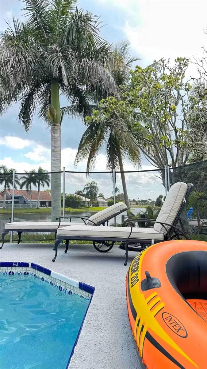 2060 Amesbury Circle, Wellington FL 33414 photo 3