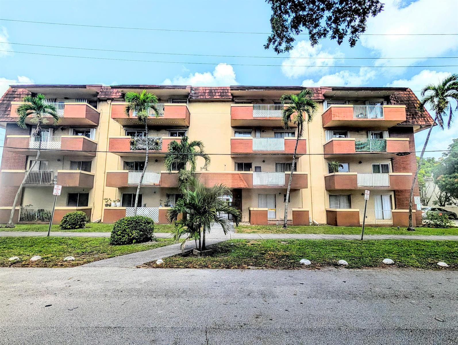 680 Miller Drive # W103, Miami Springs FL 33166
