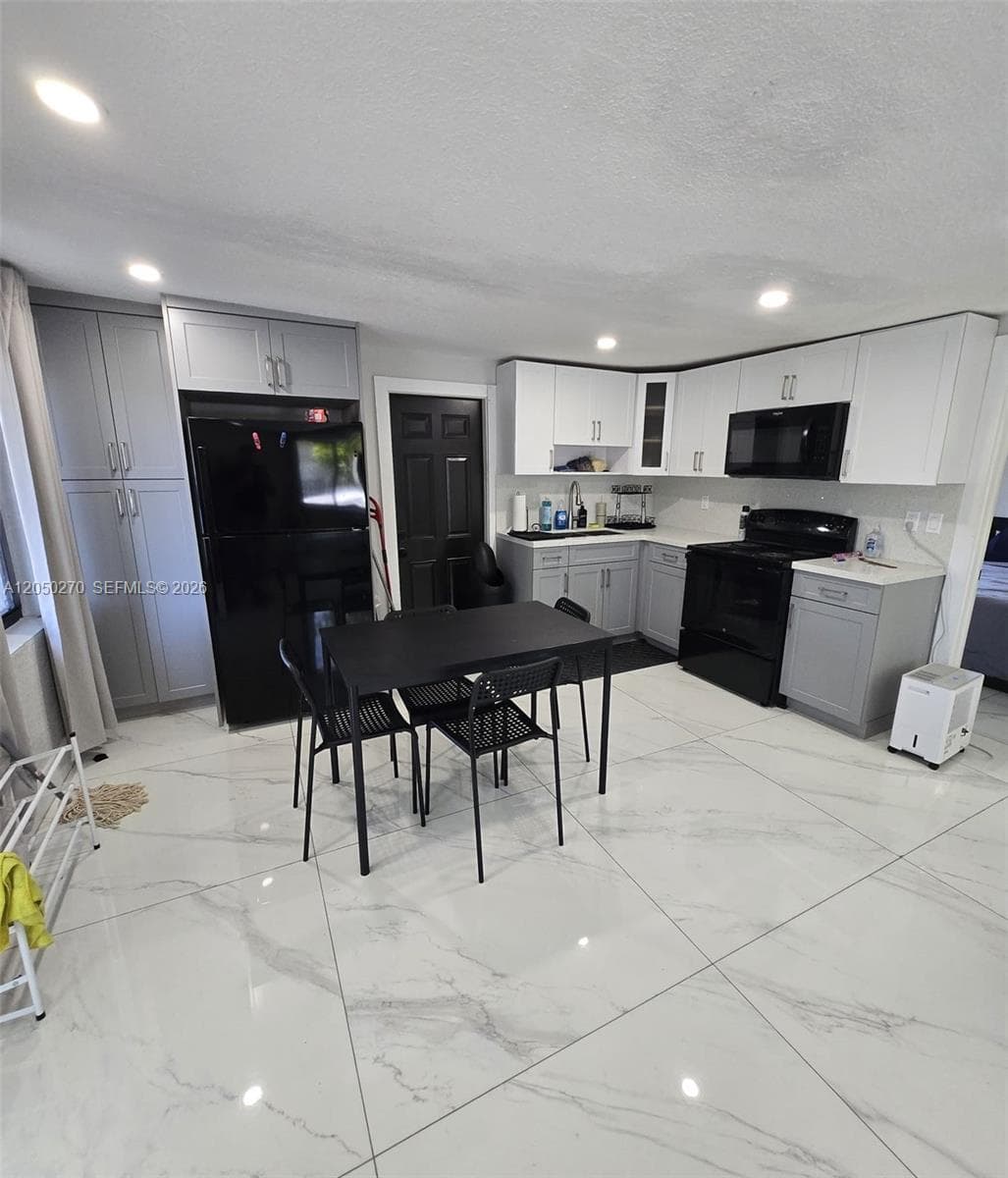 1281 NE 110th St # 1281, Miami, FL 33161 photo 3