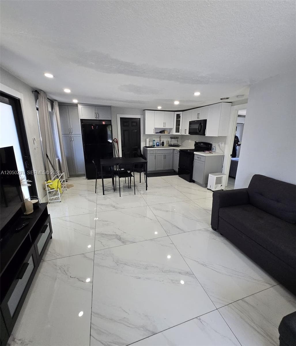 1281 NE 110th St # 1281, Miami, FL 33161 photo 5