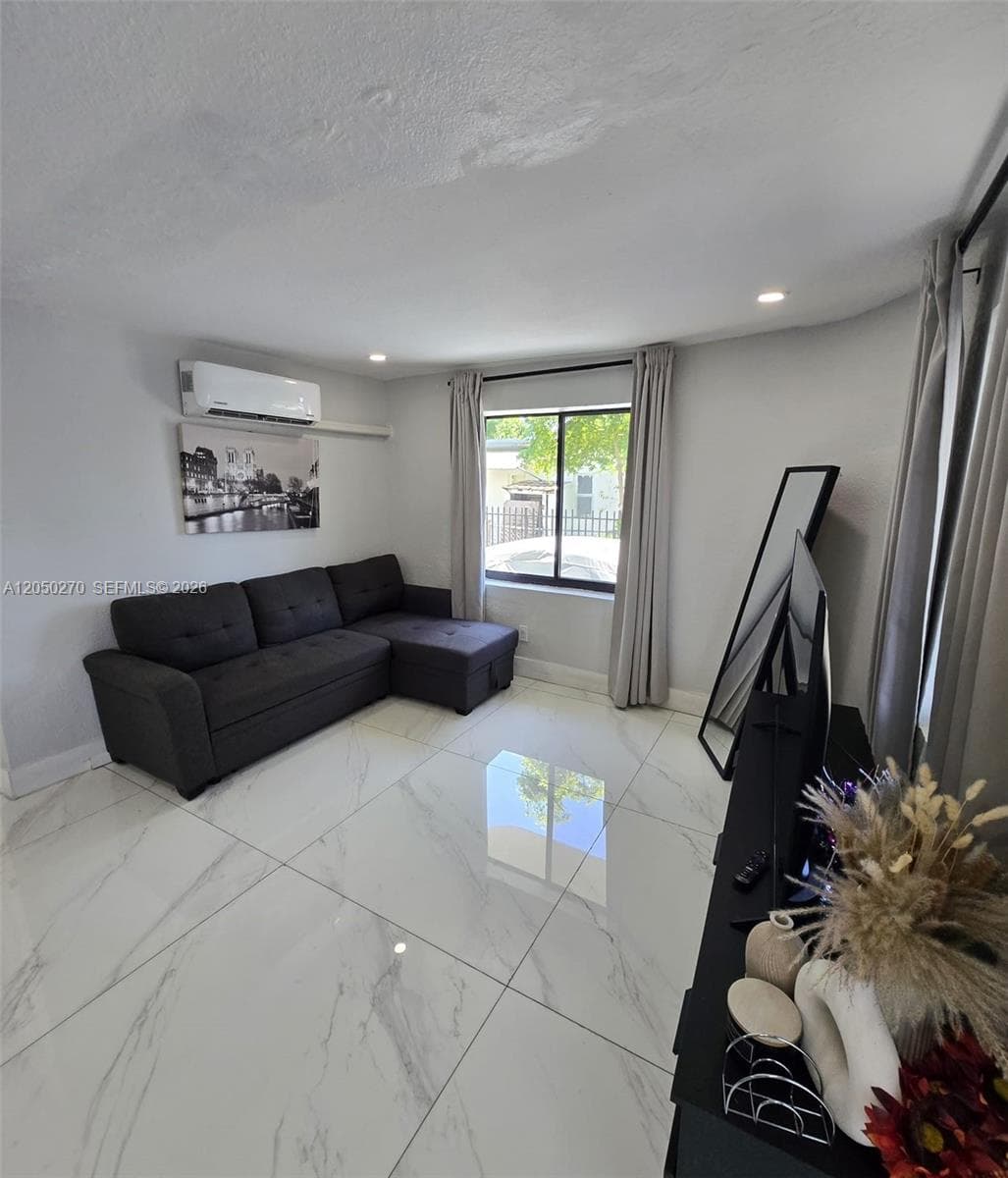 1281 NE 110th St # 1281, Miami, FL 33161 photo 4