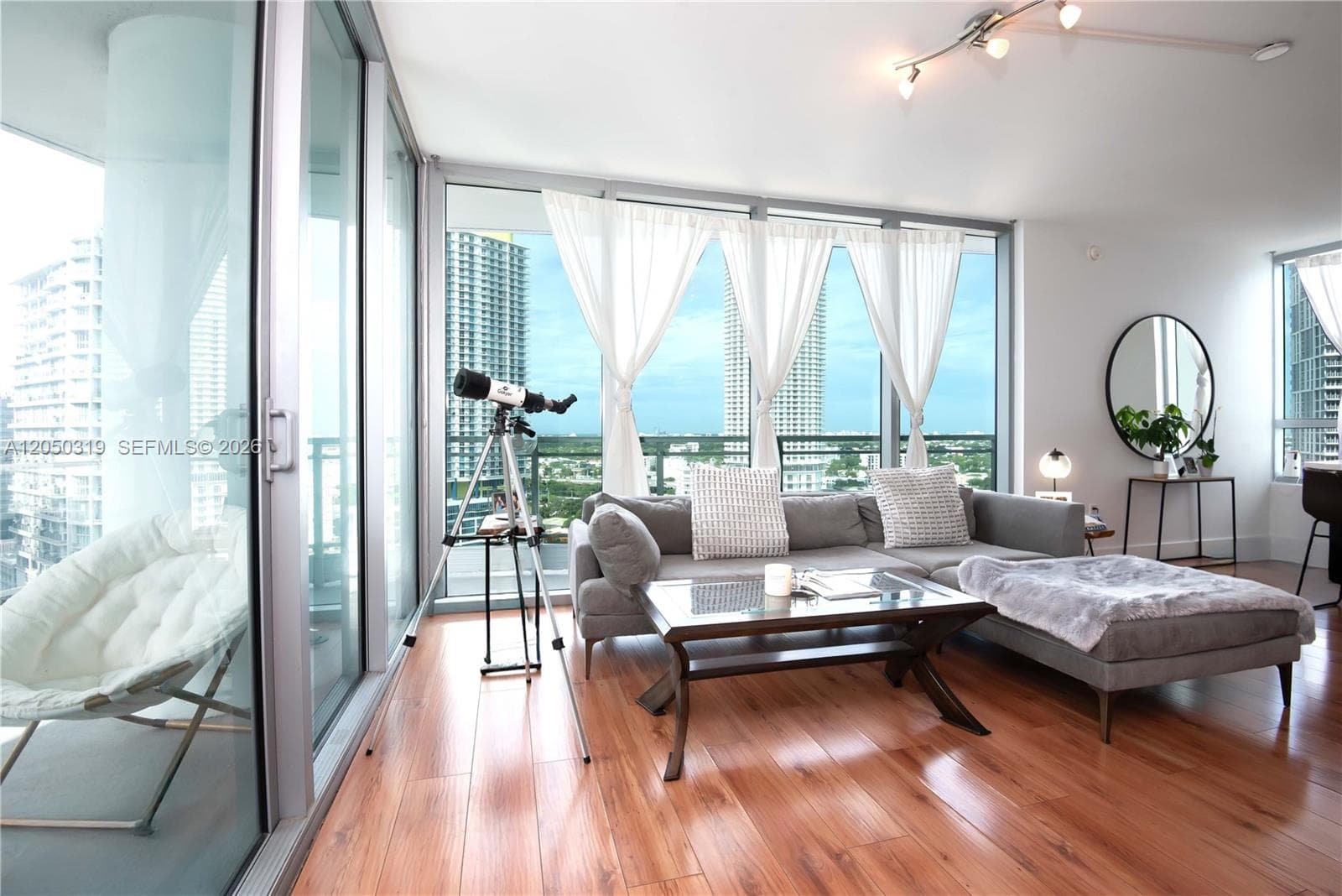 90 SW 3rd St # 2113, Miami FL 33130 photo 3