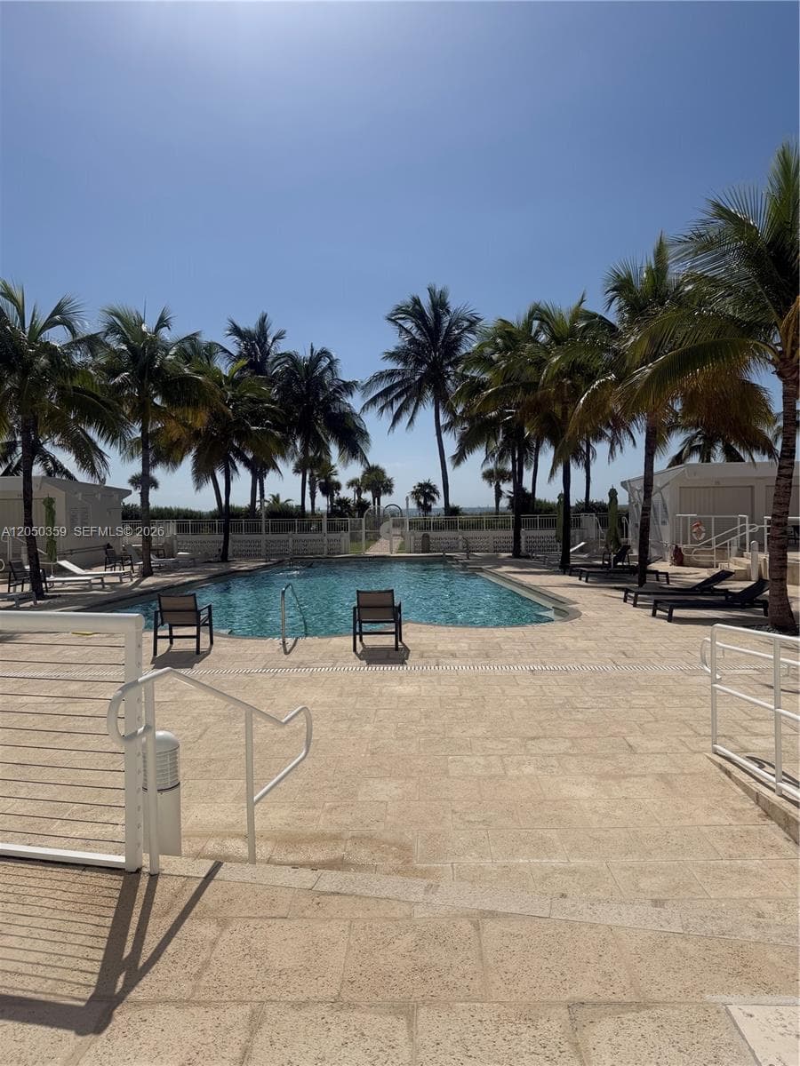 4925 Collins Ave # 2D, Miami Beach FL 33140