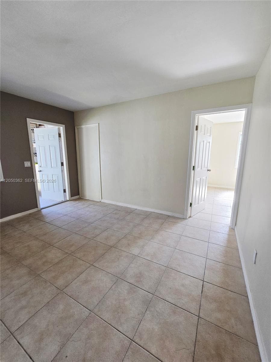 724 SW 7th Ter # 2, Hallandale Beach FL 33009 photo 5