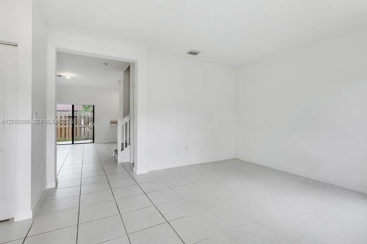 21071 NE 8th Ave # 21071, Miami FL 33179 photo 4