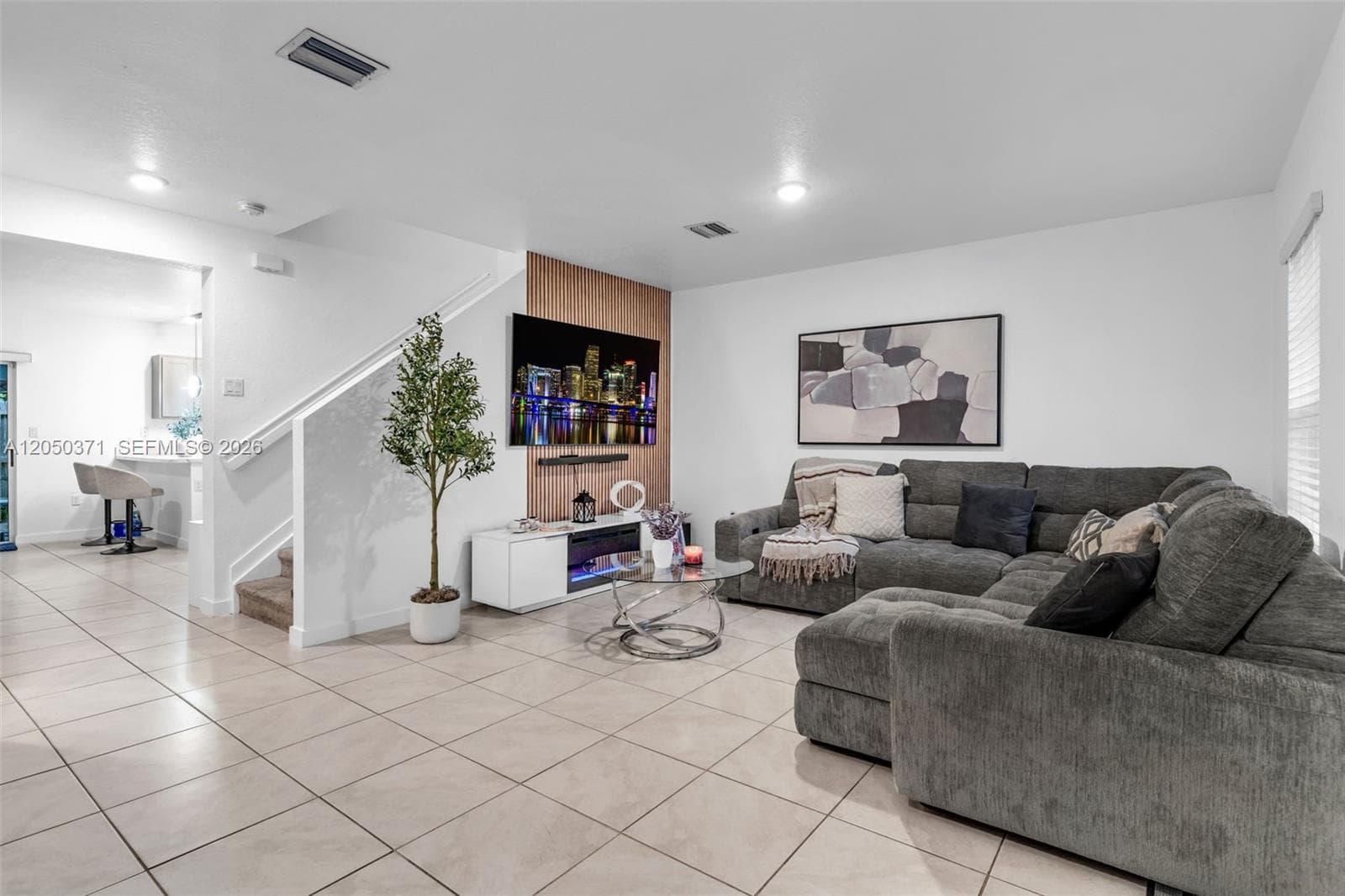 533 NE 5th Pl, Florida City FL 33034 photo 3