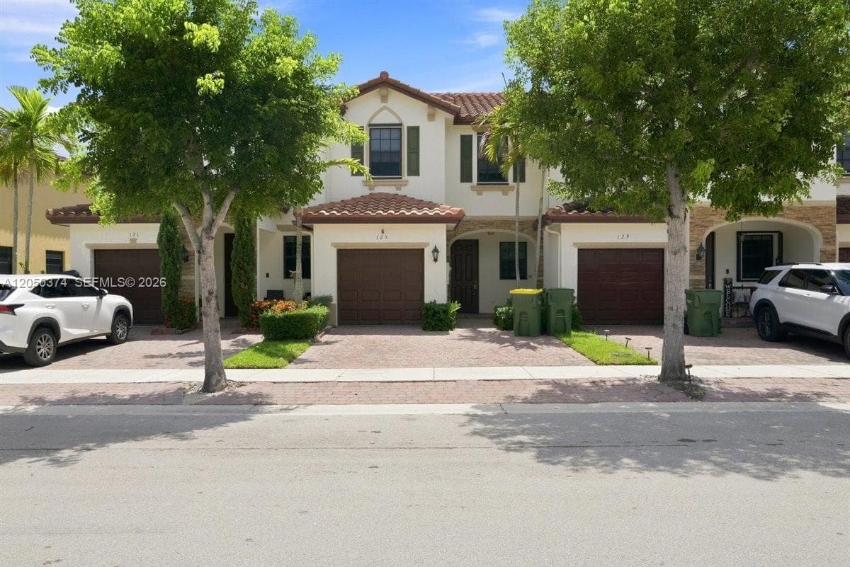 125 SE 34th Ter, Homestead FL 33033 photo 2
