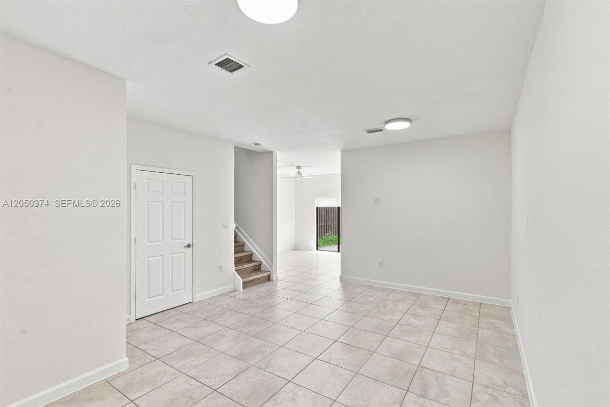 125 SE 34th Ter, Homestead FL 33033 photo 4