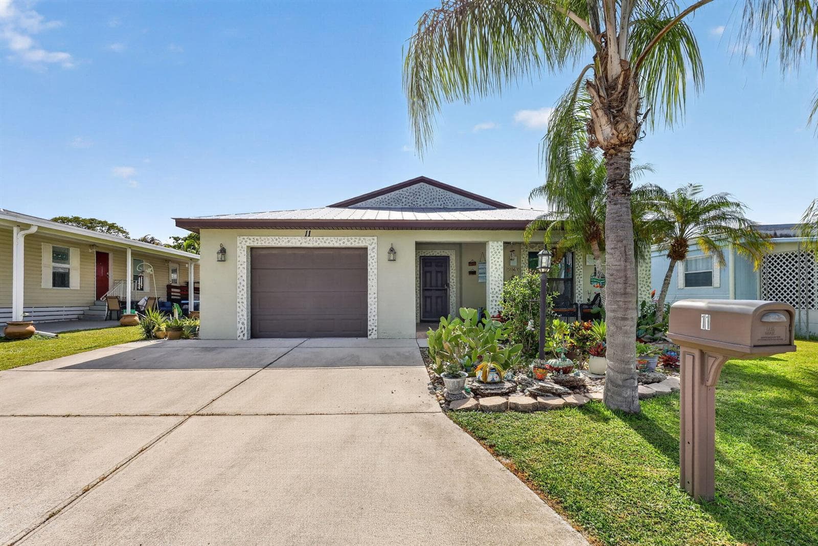 11 SE Flamenco Way, Port St. Lucie FL 34952