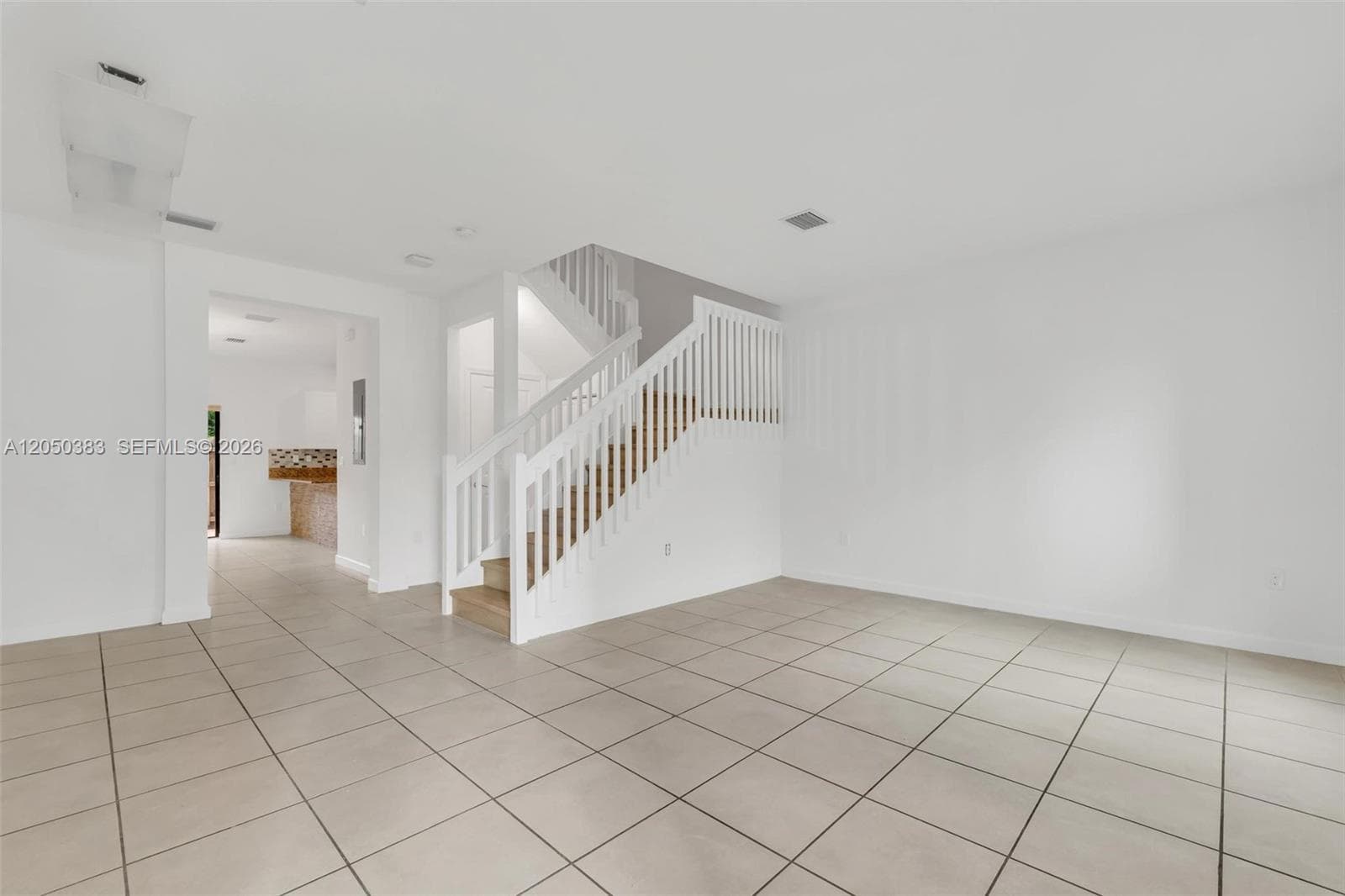 582 NE 207th St, Miami FL 33179 photo 2