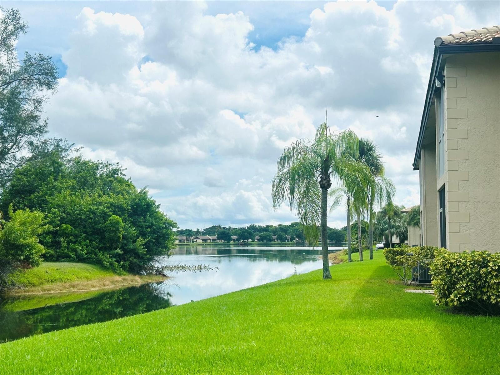 5550 Lakeside Drive # 203, Margate FL 33063 photo 3