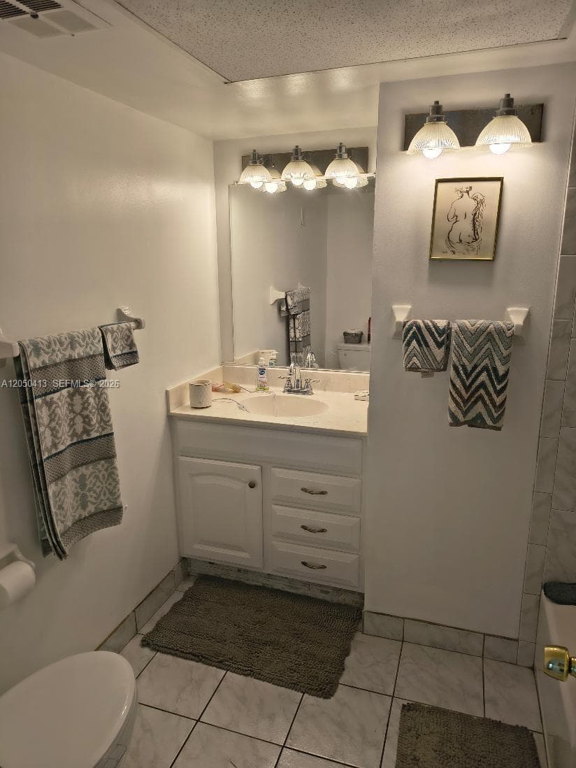 3105 oakland shores # J 207, Oakland Park FL 33309