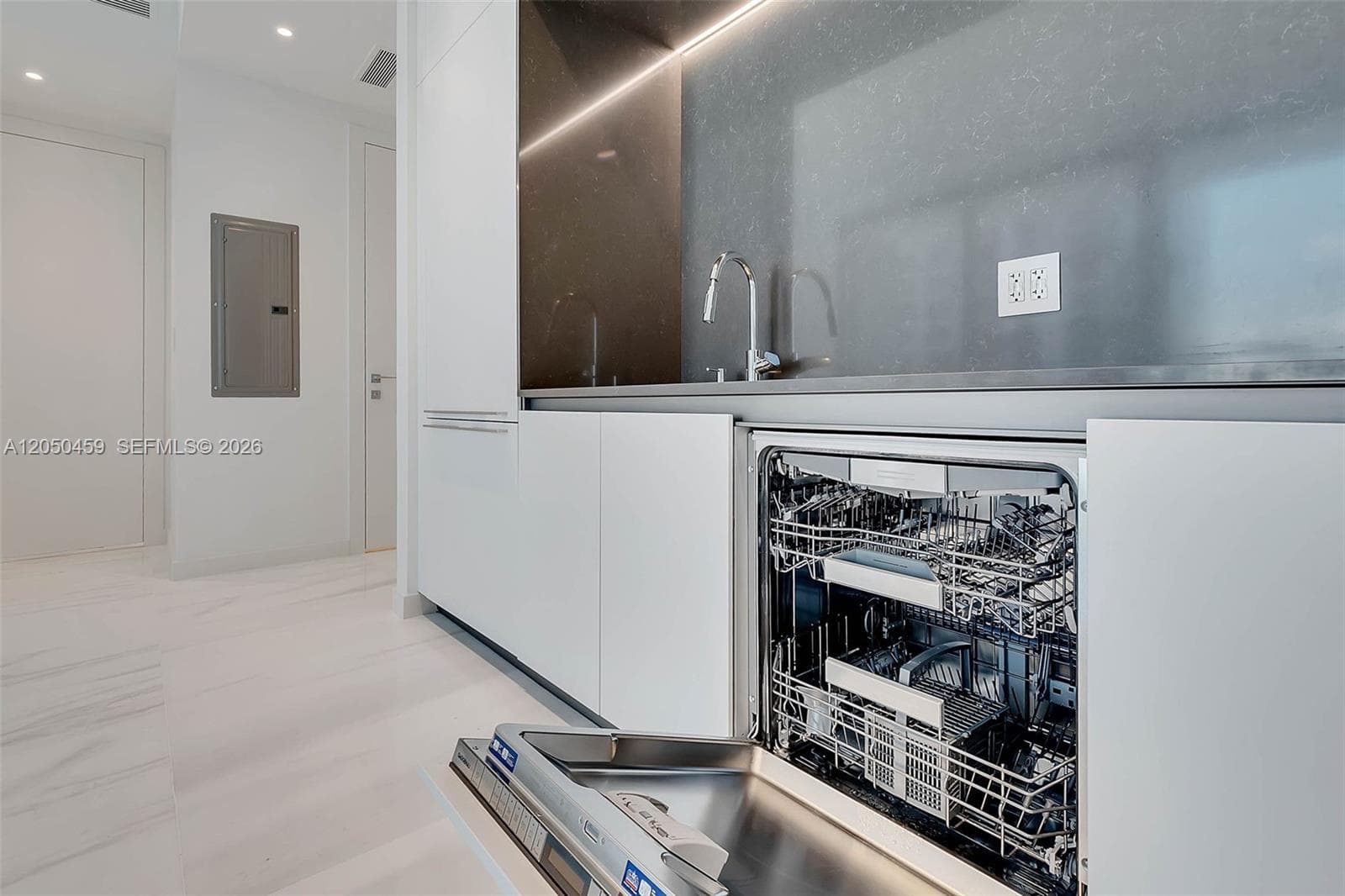 300 Biscayne Boulevard Way # 3008W, Miami FL 33131 photo 5