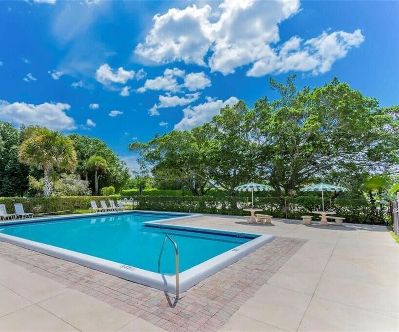 454 Lakeview Drive # 1, Weston FL 33326 photo 2