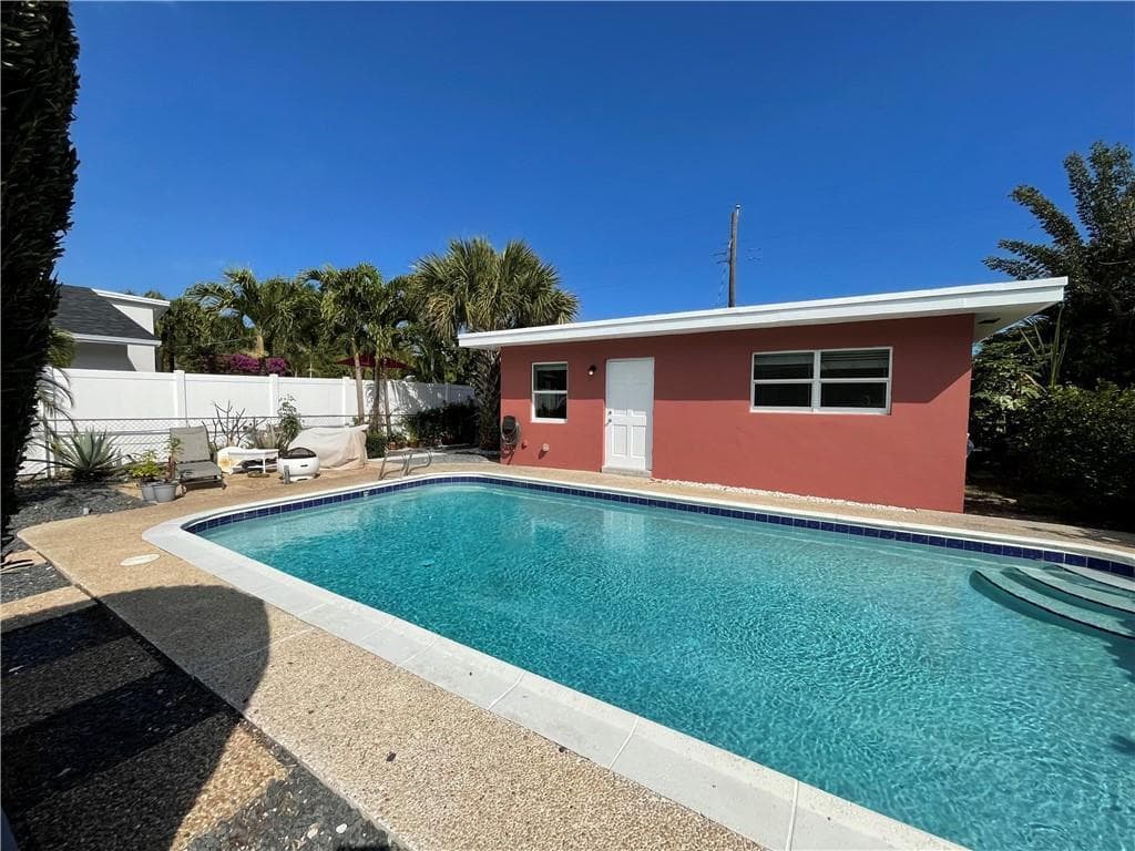 616 NE 11th Avenue, Pompano Beach FL 33060