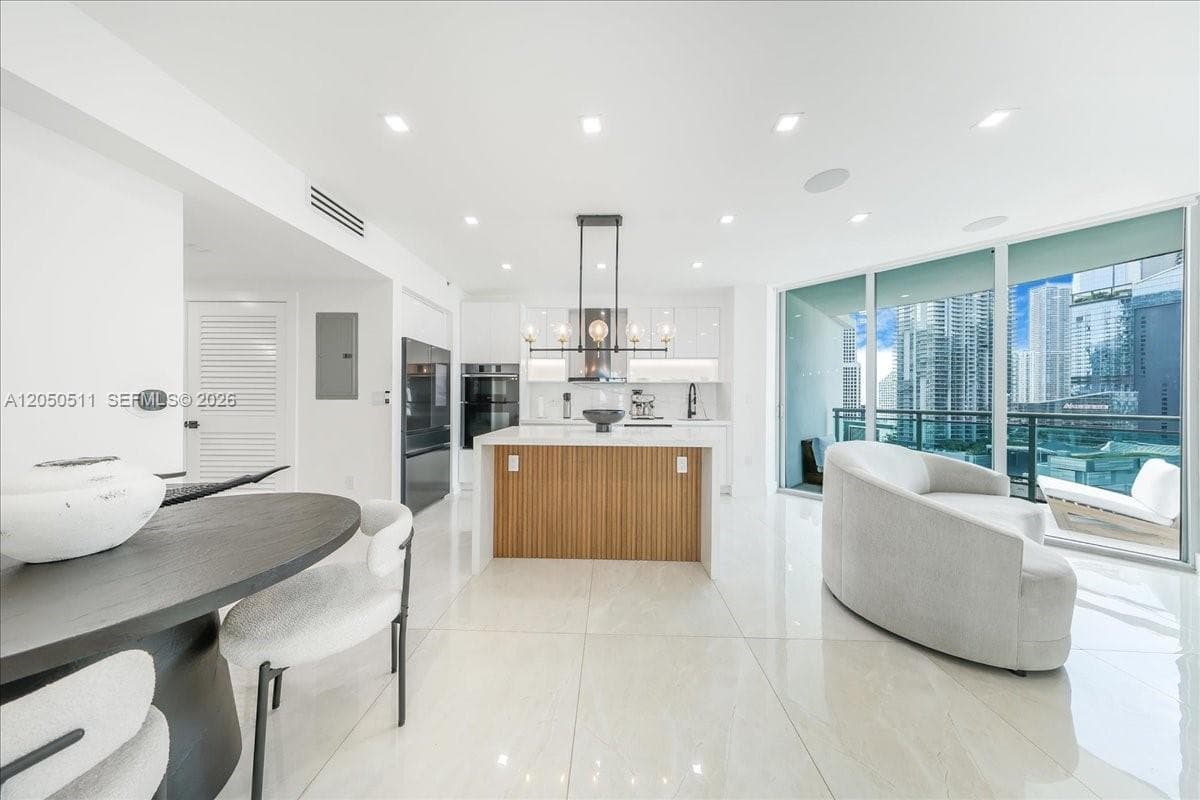 350 S Miami Ave # 2314, Miami FL 33130 photo 5