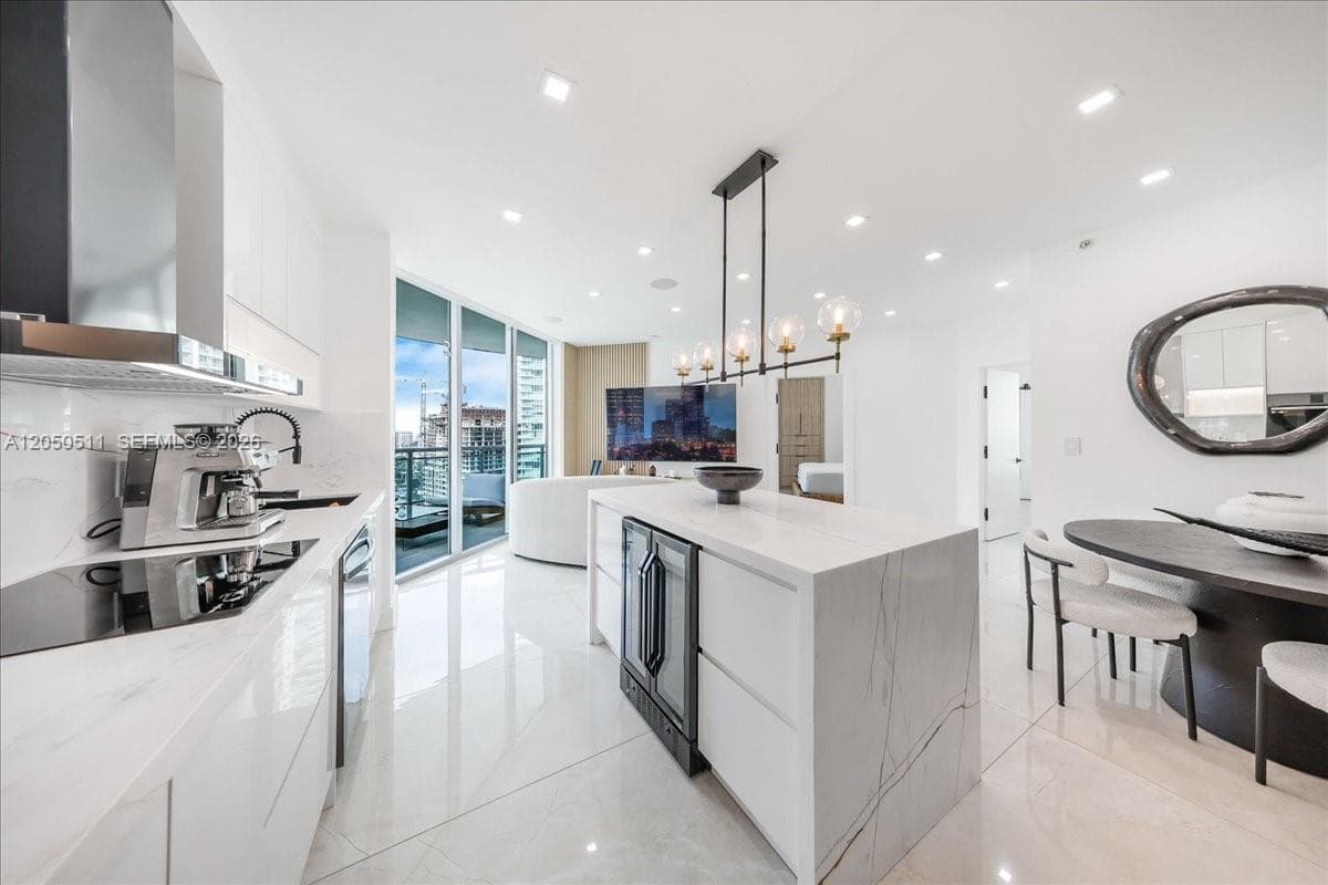 350 S Miami Ave # 2314, Miami FL 33130 photo 4