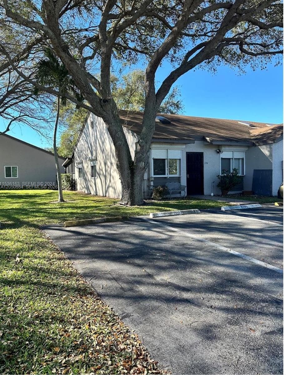 2700 SW 55th St # 1, Dania Beach FL 33312