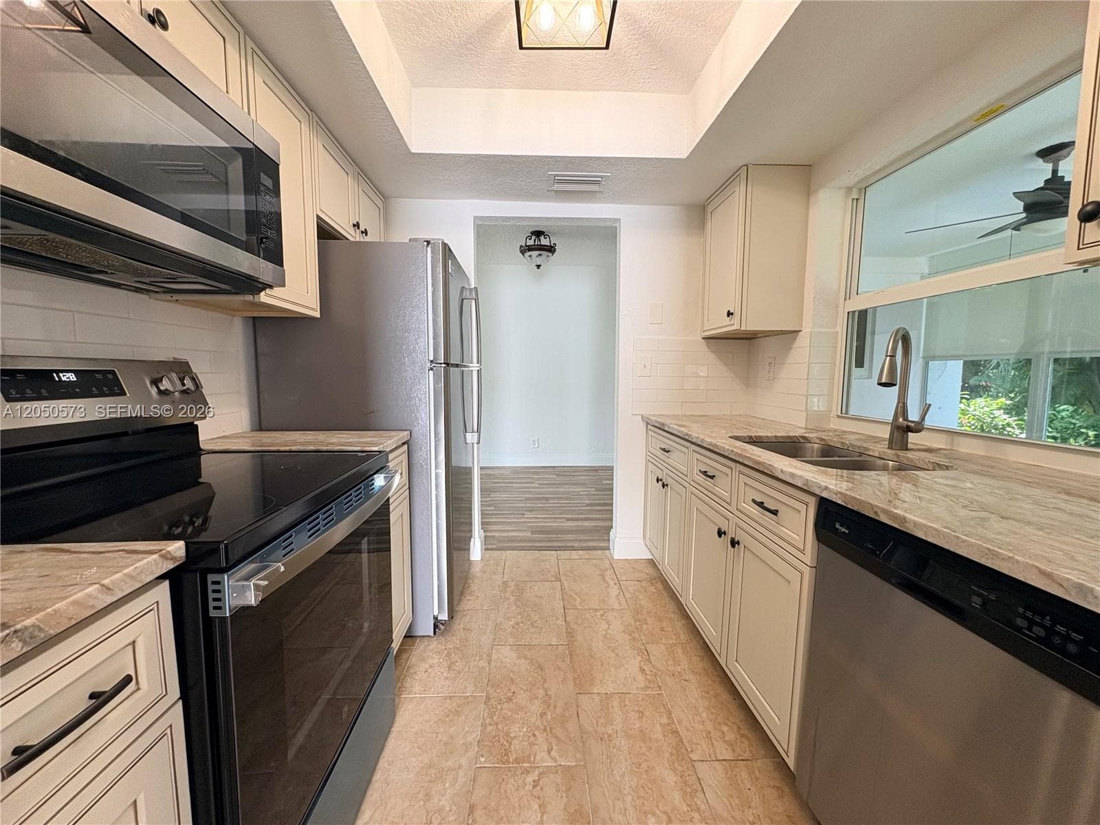 140 NW 27th St, Pompano Beach FL 33064 photo 4