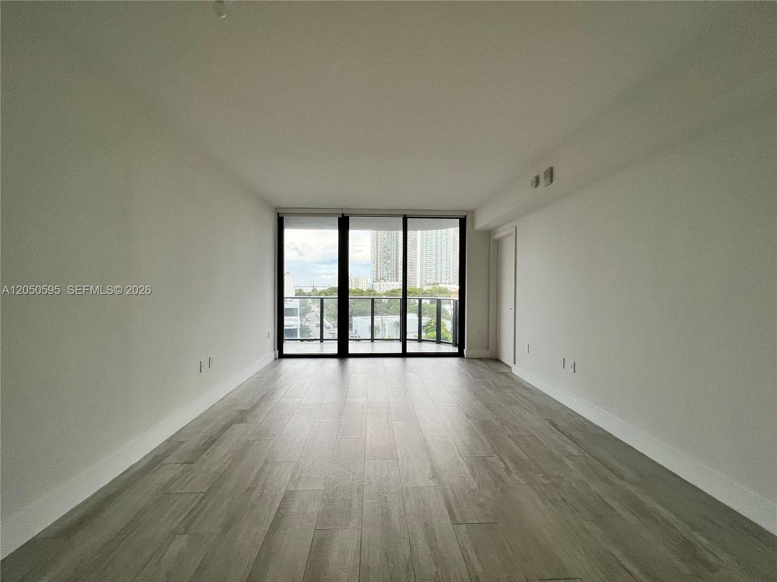 121 NE 34th St # L505, Miami, FL 33137 photo 5