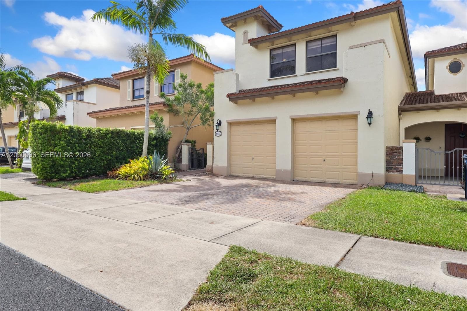 8932 SW 228th Ln, Cutler Bay FL 33190 photo 2