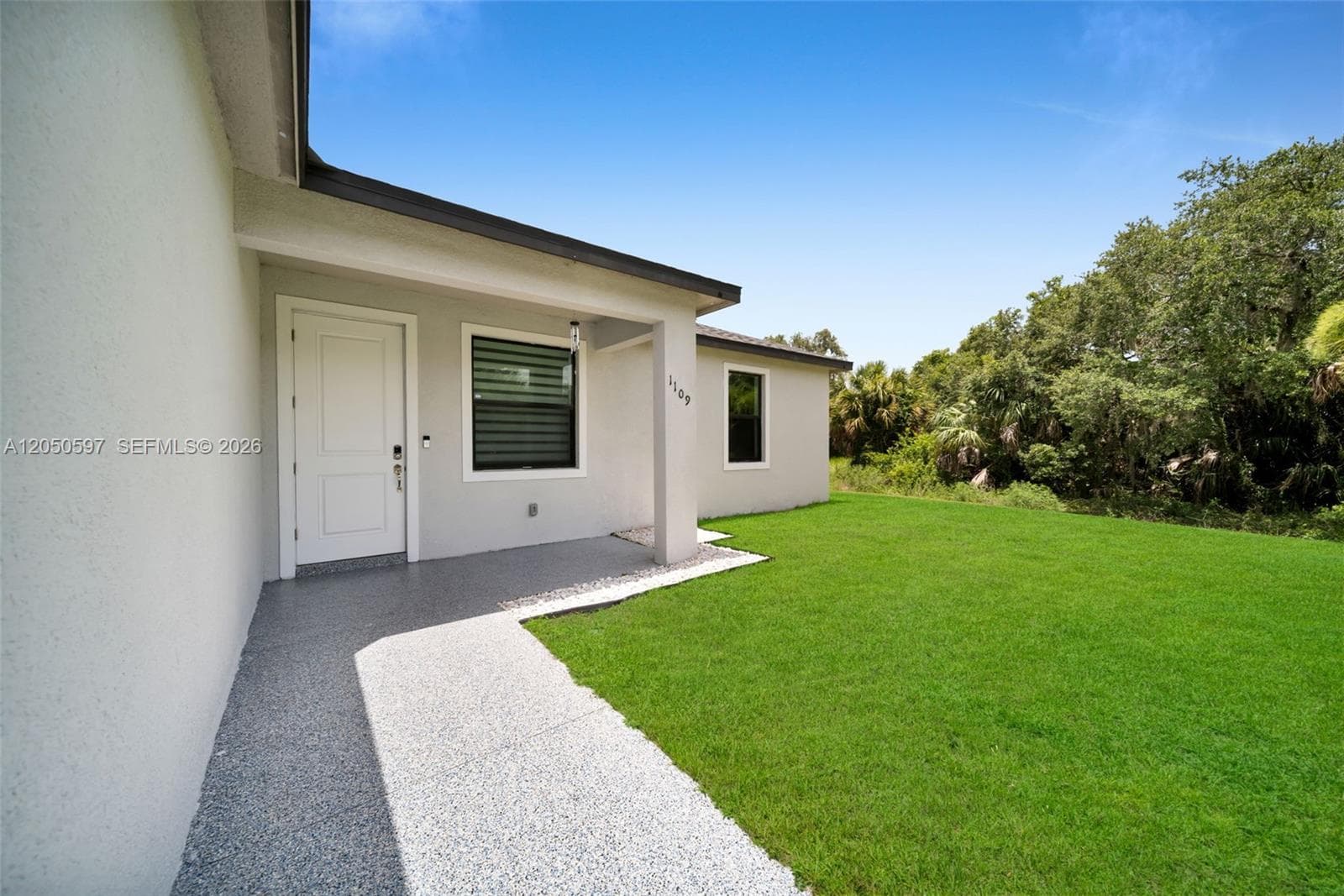 1109 N HILTON CIR, La Belle FL 33935 photo 2