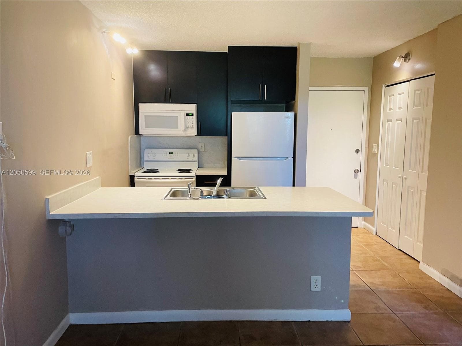 2401 Riverside Dr # 114-B, Coral Springs FL 33065 photo 3