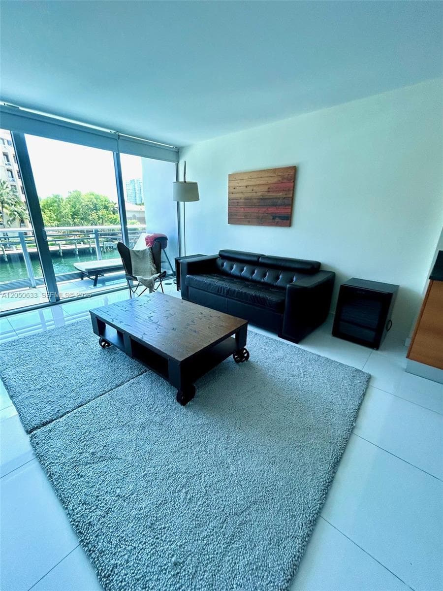 2950 NE 188th St # 216, Aventura FL 33180 photo 2