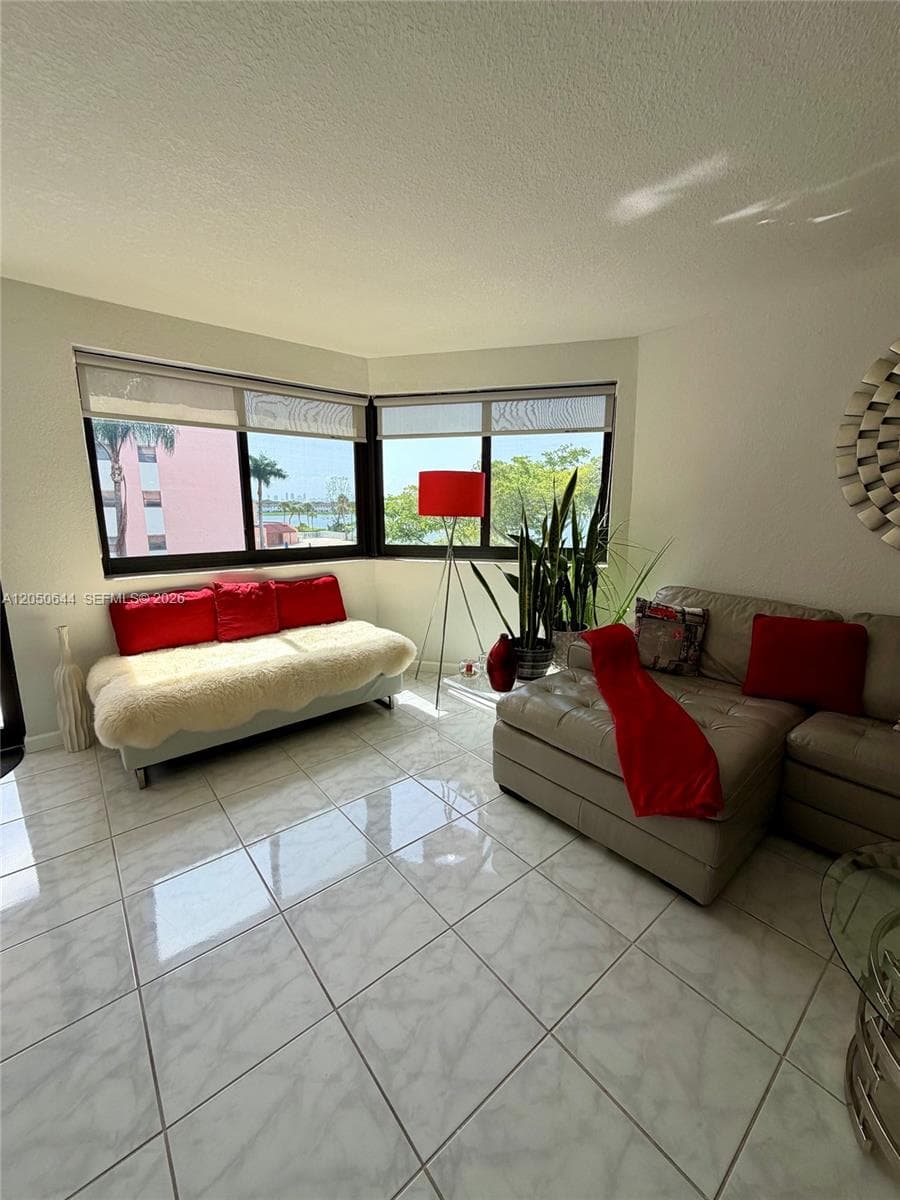 20850 San Simeon Way # 5, Miami FL 33179 photo 2