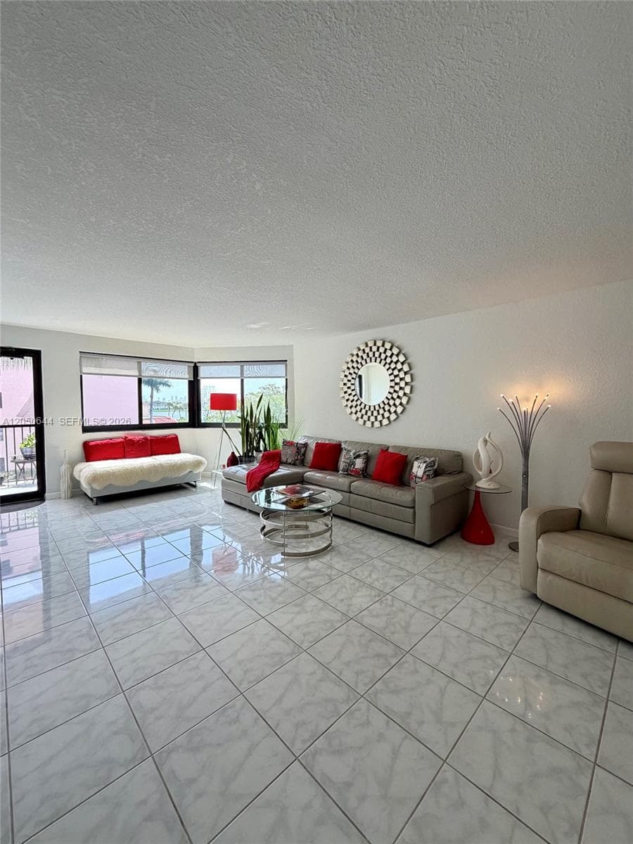 20850 San Simeon Way # 5, Miami FL 33179