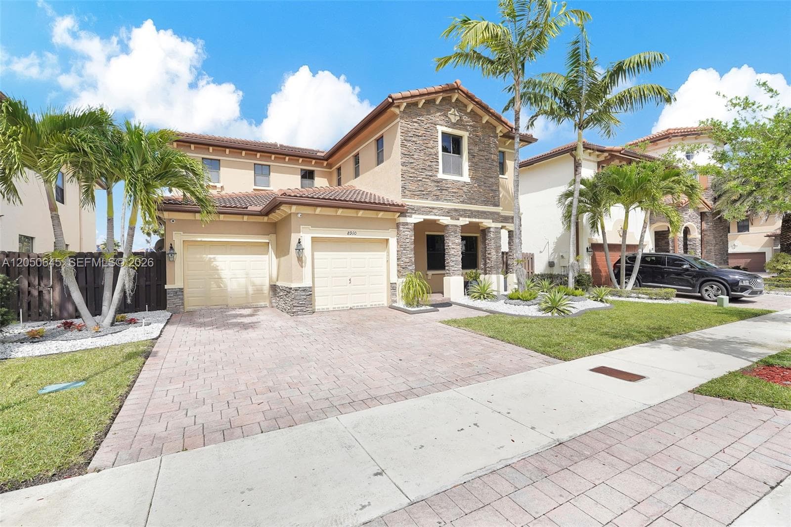 8910 NW 98th Ct, Doral FL 33178