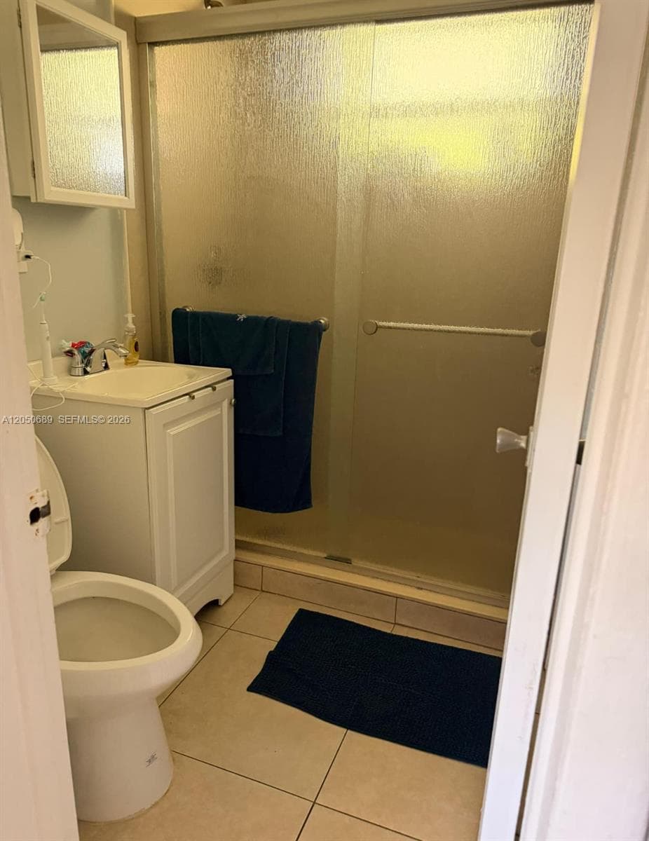695 697 Curtiss Dr, Opa-Locka FL 33054 photo 3