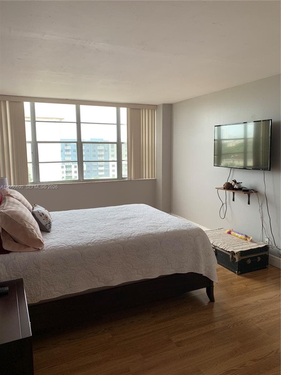 2025 NE 164th St # 808, North Miami Beach FL 33162 photo 2