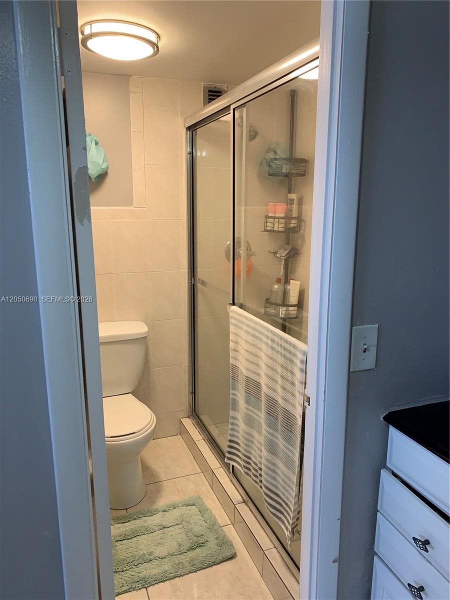 2025 NE 164th St # 808, North Miami Beach FL 33162 photo 4