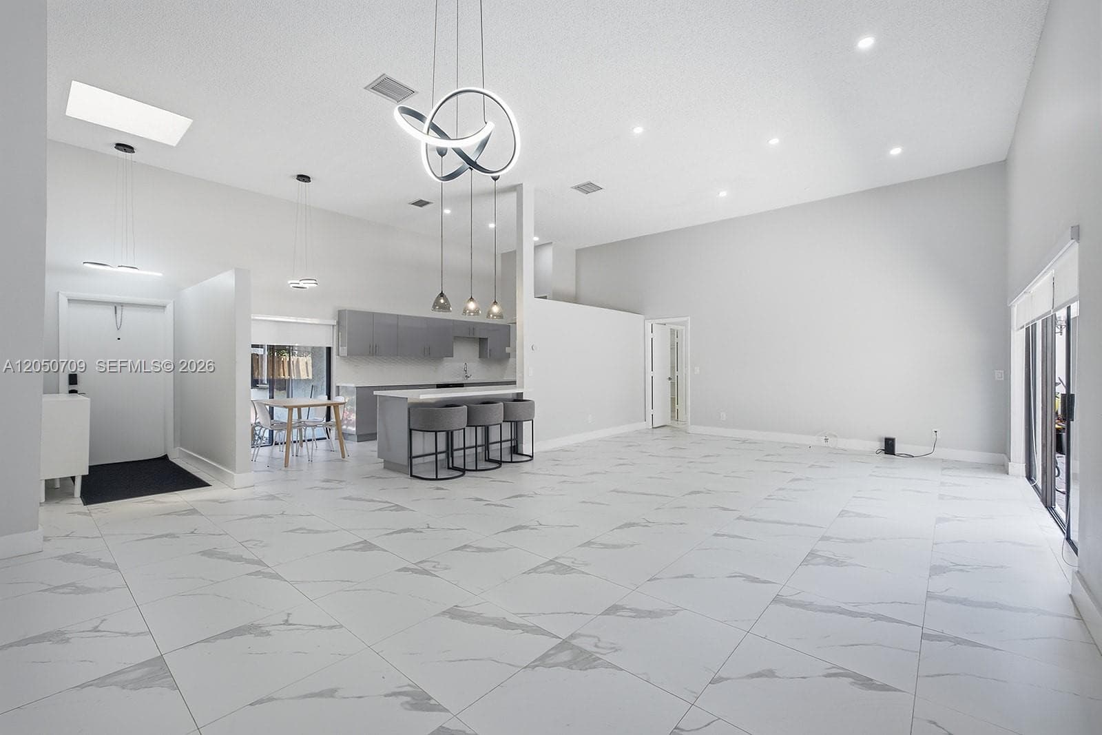 605 Leslie Dr, Hallandale Beach FL 33009 photo 2