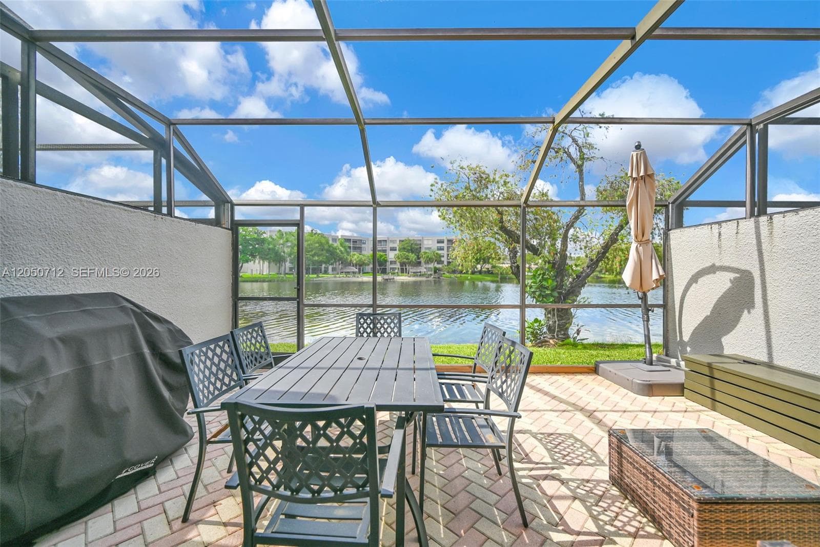 11290 NW 14th Ct, Pembroke Pines FL 33026