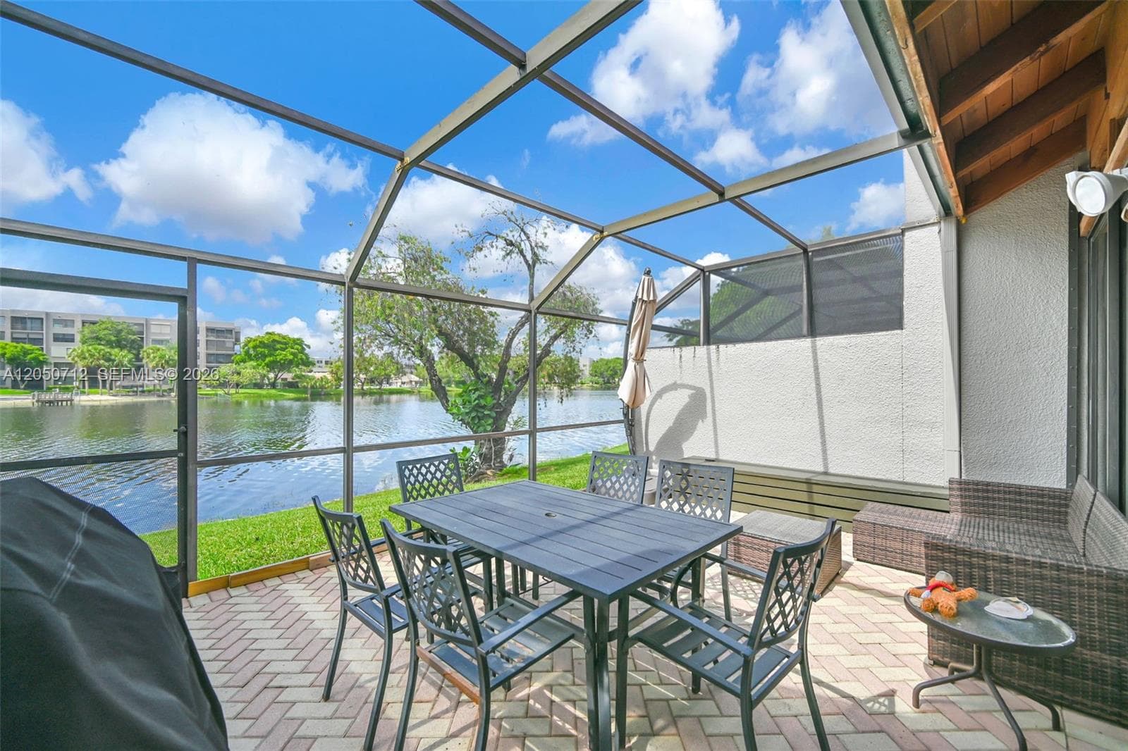 11290 NW 14th Ct, Pembroke Pines FL 33026 photo 5