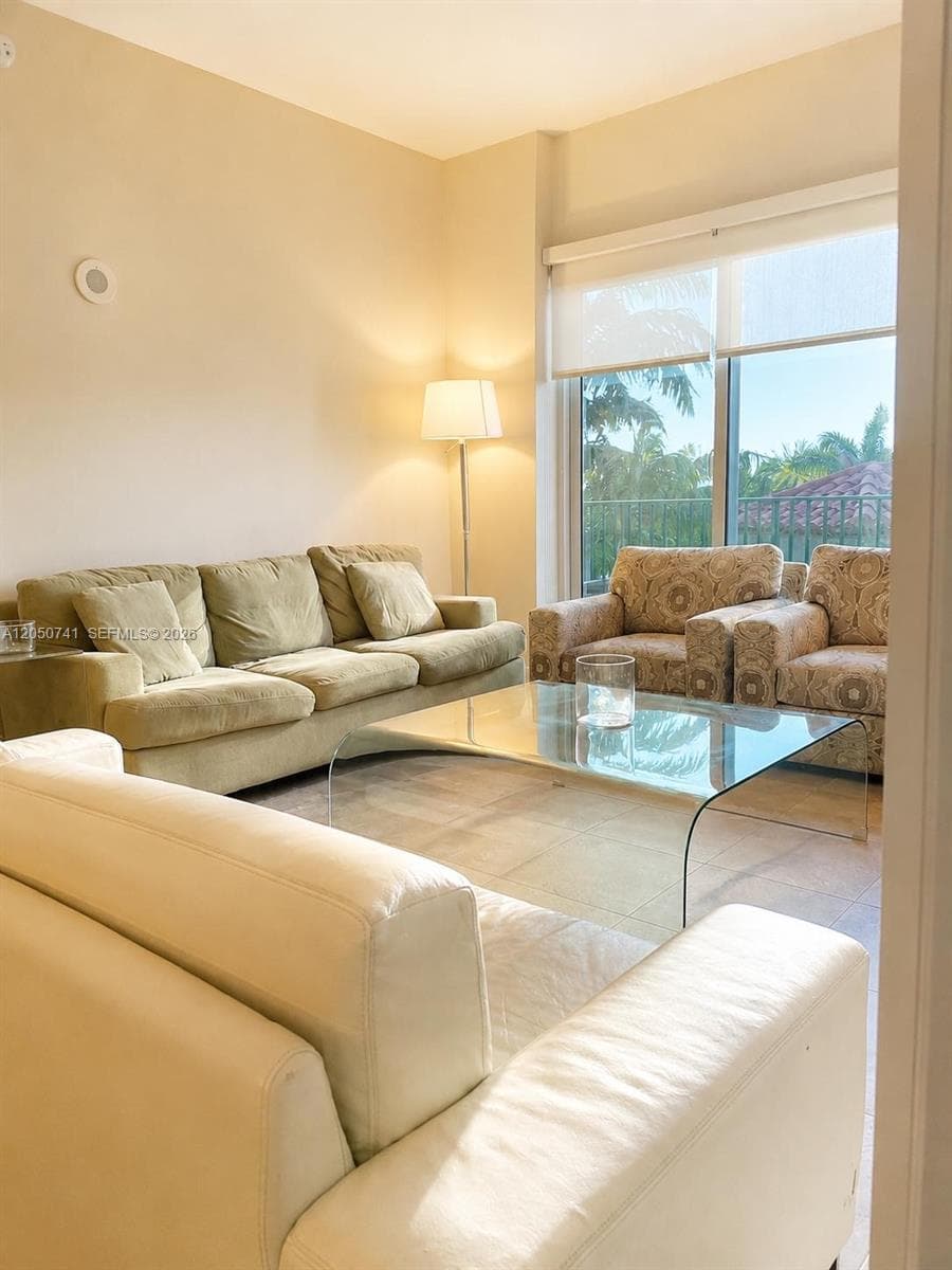 20000 E Country Club Dr # 405, Aventura FL 33180 photo 3