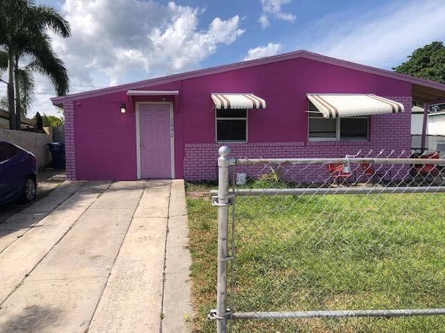 1052 W 26th  Street, Riviera Beach FL 33410