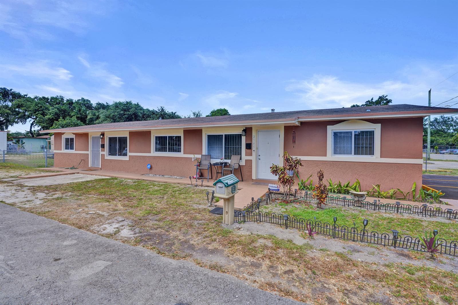 2147 NW 100th Street, Miami FL 33147 photo 3