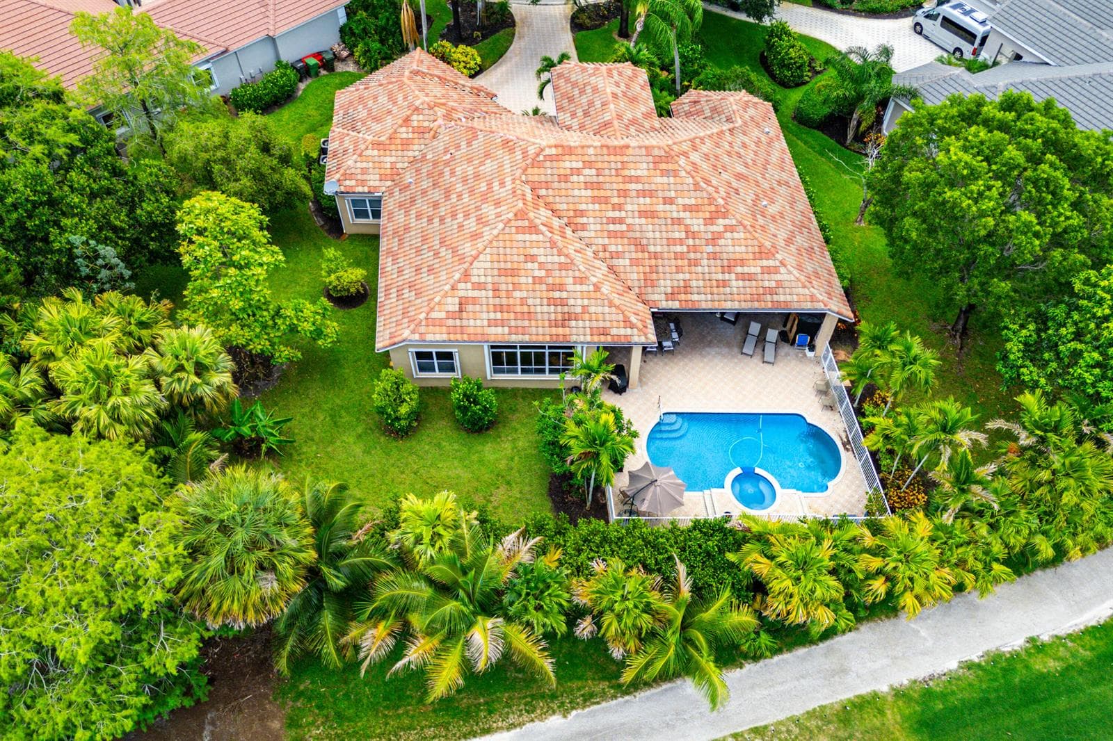 911 Forest Glen Lane, Wellington FL 33414 photo 2
