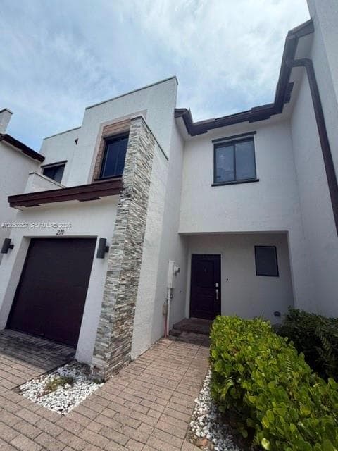 270 NE 208 terrace, Miami FL 33179