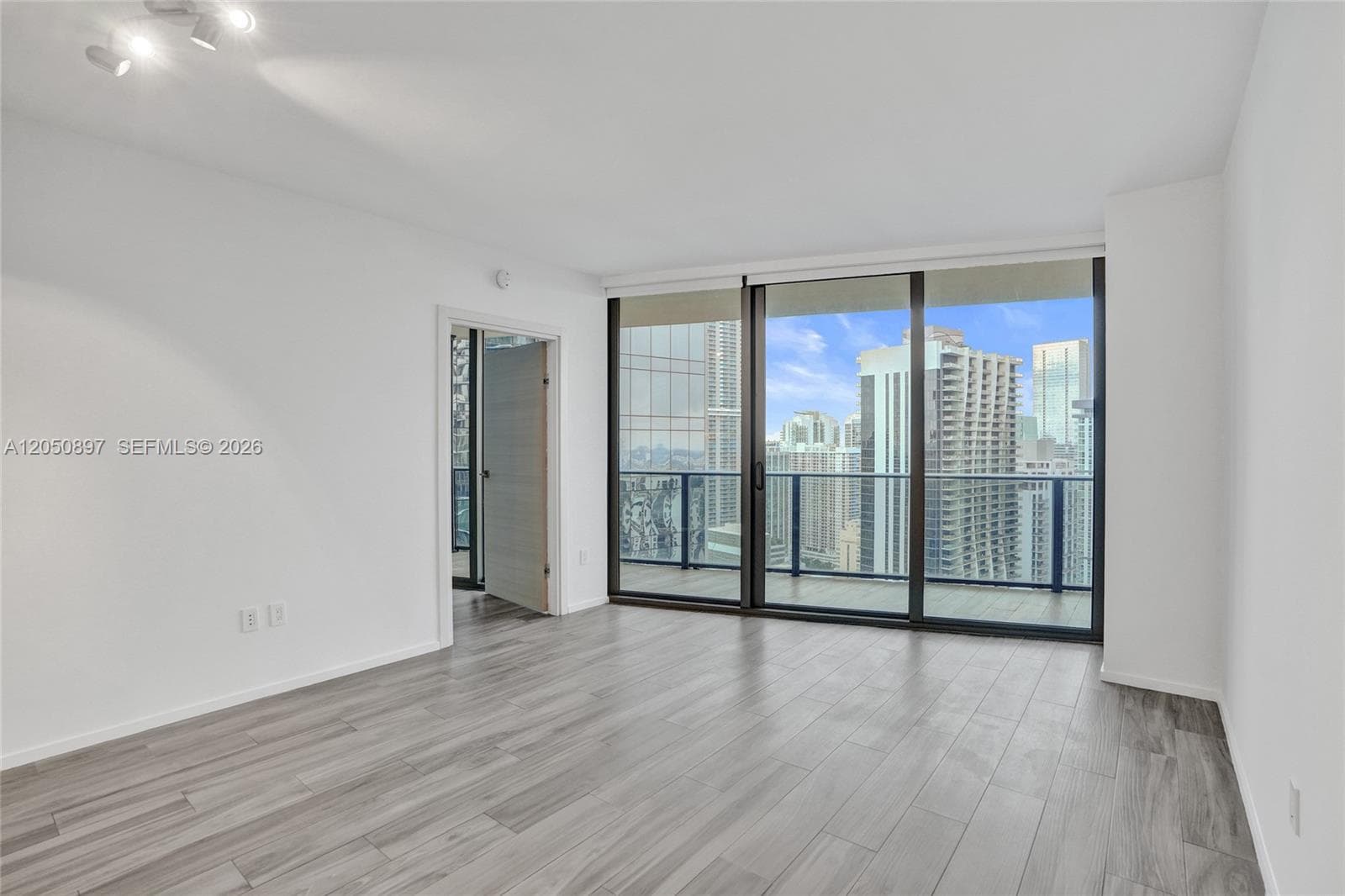 801 S Miami Ave # 3903, Miami FL 33130 photo 5