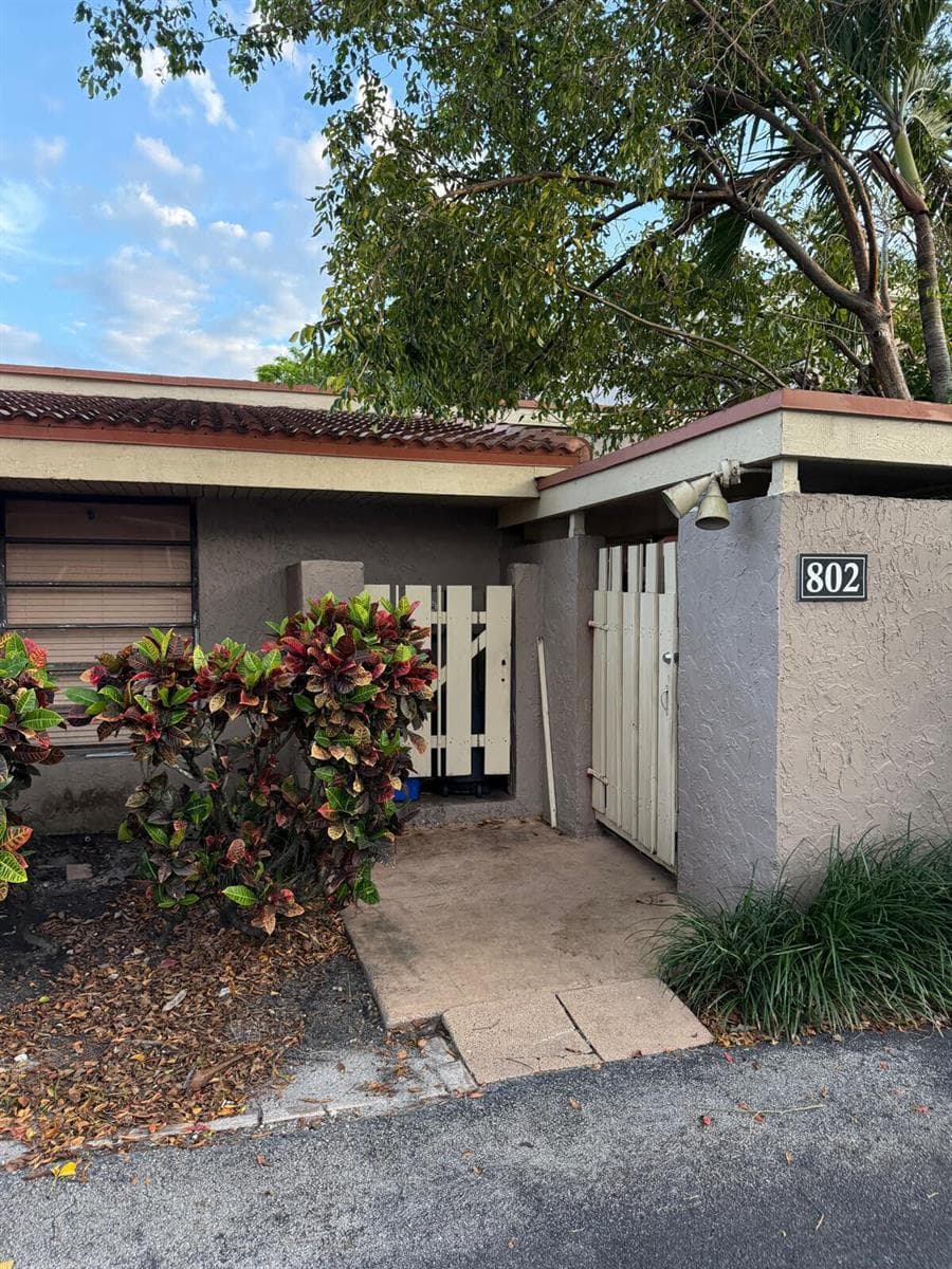802 Saint Andrews Road # 15, Hollywood FL 33021 photo 3