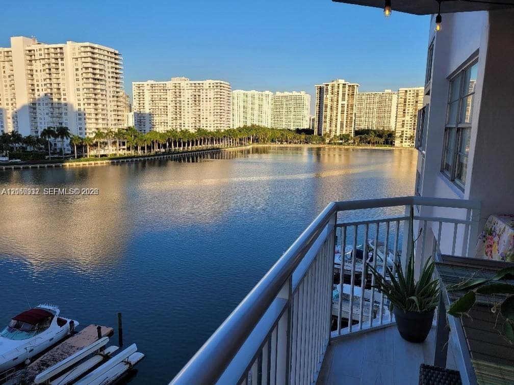 18081 Biscayne Blvd # 602, Aventura FL 33160 photo 4