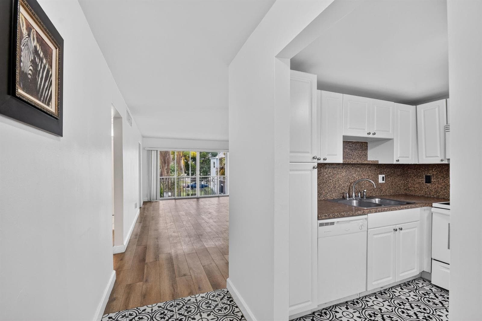 1505 Crescent Circle # B24, Lake Park FL 33403