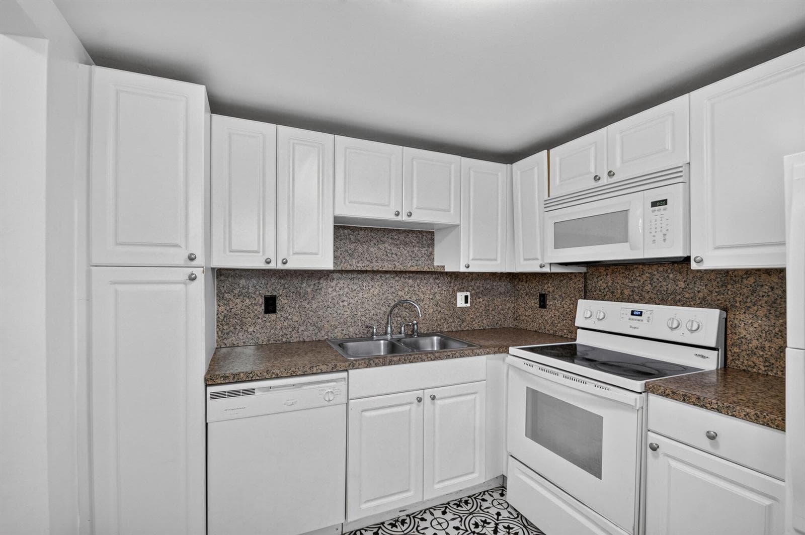1505 Crescent Circle # B24, Lake Park FL 33403 photo 4