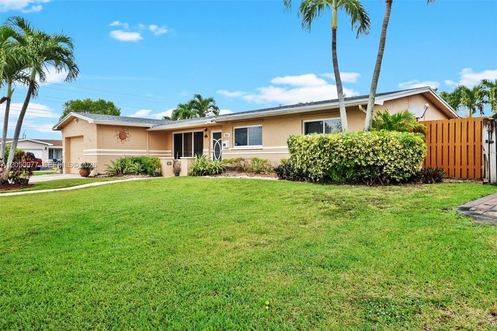 2251 NW 87th Ave, Pembroke Pines FL 33024 photo 3