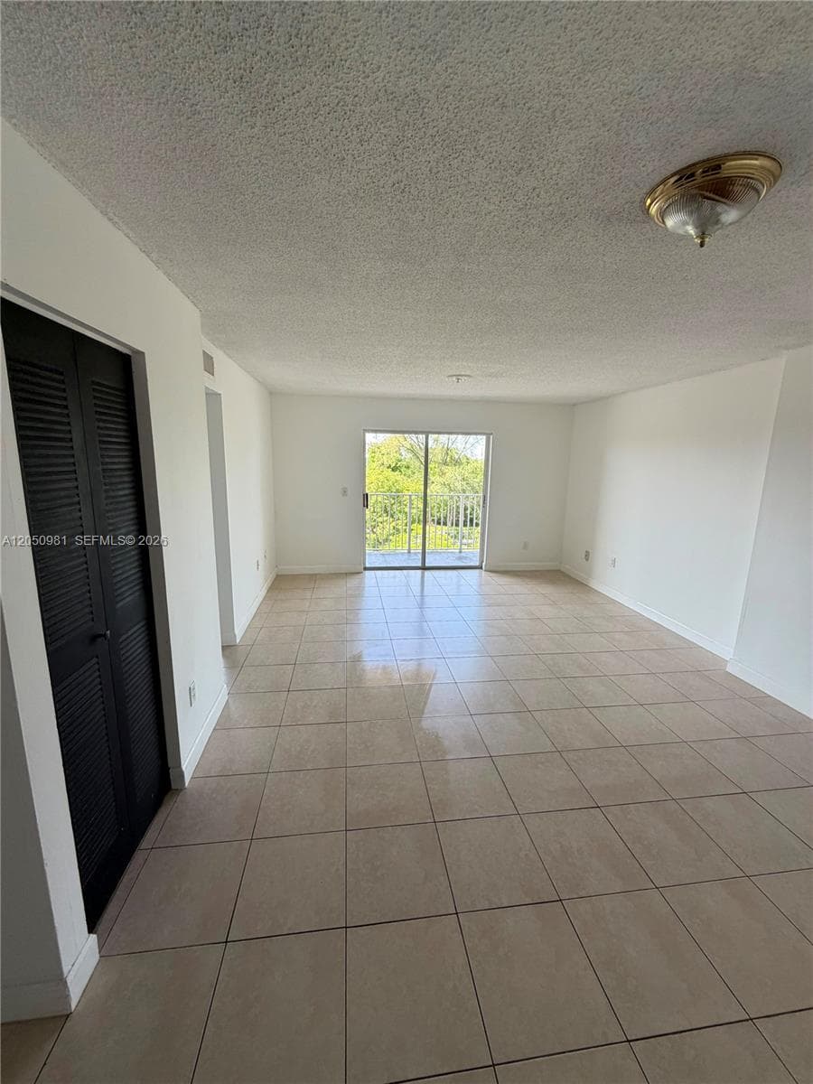 8200 SW 210th St # 303, Cutler Bay FL 33189
