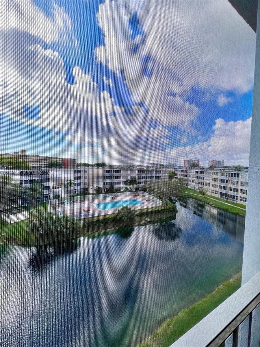1700 NE 191st St # 508, Miami, FL 33179
